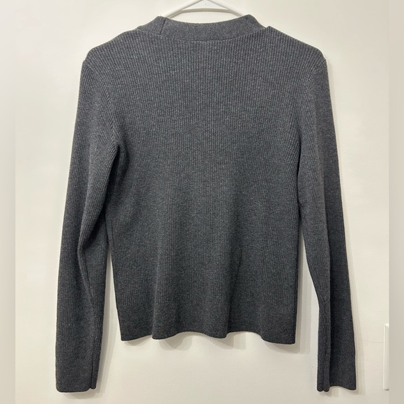 Uniqlo dark grey v-neck cardigan, size XS - Picture 4 of 5